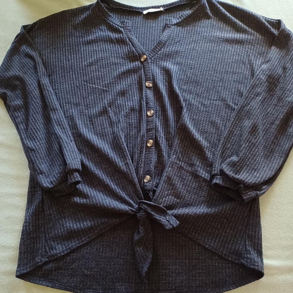 Lemon Tree button front Sweater black with knotted hem Size Med